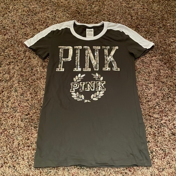 VS PINK T’shirt - Picture 1 of 3